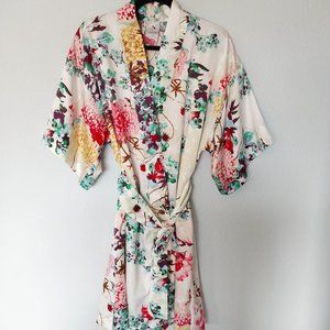 Natori Multicolor Floral Kimono Style Robe with Tie